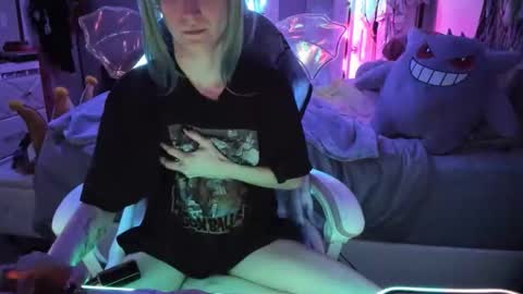 Snapshot of greeneyedlovexo chatting on November 7, 2025, 5:51 am GreenEyedLovexo online show from November 7, 2025, 5:51 am