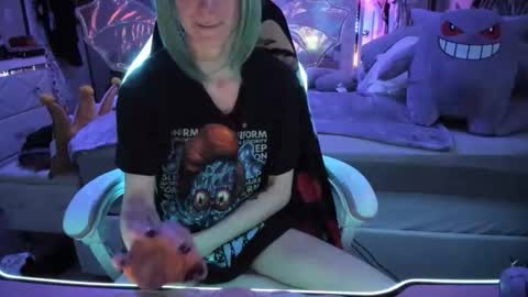 Snapshot of greeneyedlovexo chatting on November 8, 2025, 6:13 am GreenEyedLovexo online show from November 8, 2025, 6:13 am