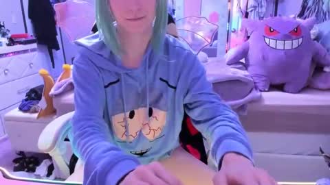 Snapshot of greeneyedlovexo chatting on November 11, 2025, 2:33 am GreenEyedLovexo online show from November 11, 2025, 2:33 am