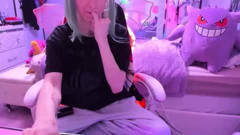 Snapshot of greeneyedlovexo chatting on November 28, 2025, 2:42 pm GreenEyedLovexo online show from November 28, 2025, 2:42 pm