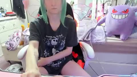 Snapshot of greeneyedlovexo chatting on December 1, 2025, 9:20 pm GreenEyedLovexo online show from December 1, 2025, 9:20 pm