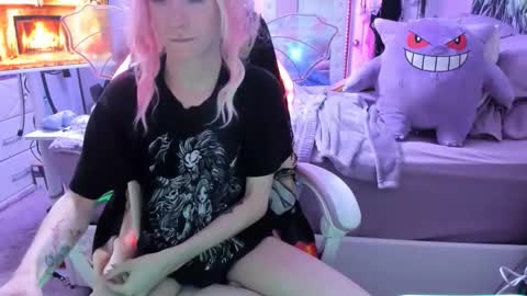 GreenEyedLovexo online show from February 19, 2026, 11:45 pm