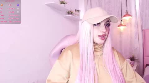Snapshot of greennbella chatting on February 17, 2025, 7:10 pm online show from February 17, 2025, 7:10 pm