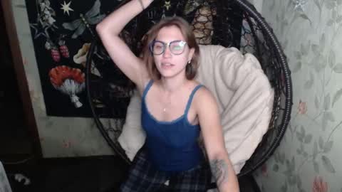 Lina online show from September 30, 2025, 3:28 pm