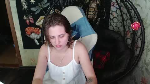 Snapshot of greenwitch9 chatting on June 5, 2026, 11:49 am Lina online show from June 5, 2026, 11:49 am
