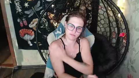Lina online show from July 26, 2026, 1:07 pm