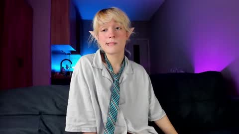 Greg-independent model online show from December 12, 2024, 9:04 pm