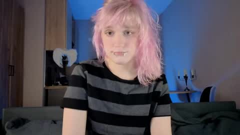 Greg-independent model online show from April 12, 2026, 9:53 pm