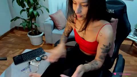 Snapshot of greta_miss chatting on February 4, 2025, 2:07 am Emmy online show from February 4, 2025, 2:07 am