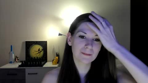 Snapshot of gretamiln chatting on December 17, 2025, 9:21 pm Greta online show from December 17, 2025, 9:21 pm