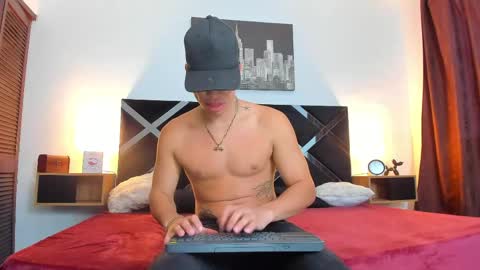 Snapshot of grey_noa22 chatting on April 23, 2026, 1:02 pm Benjamin online show from April 23, 2026, 1:02 pm