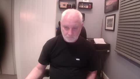 Snapshot of greyfox_6000 chatting on January 27, 2025, 9:11 pm greyfox_6000 online show from January 27, 2025, 9:11 pm