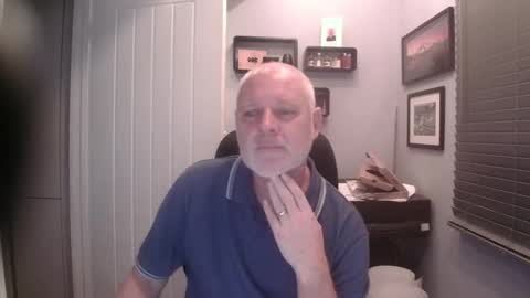 Snapshot of greyfox_6000 chatting on February 16, 2025, 8:33 pm greyfox_6000 online show from February 16, 2025, 8:33 pm