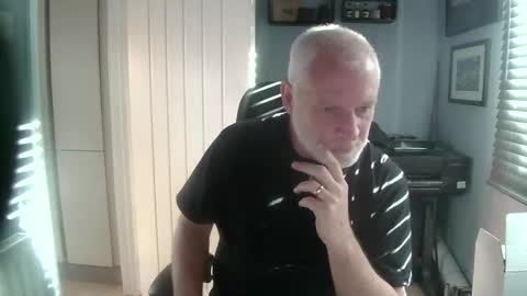 Snapshot of greyfox_6000 chatting on February 27, 2025, 2:43 pm greyfox_6000 online show from February 27, 2025, 2:43 pm