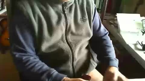 Snapshot of greyhounddog chatting on December 29, 2024, 12:55 pm greyhounddog online show from December 29, 2024, 12:55 pm