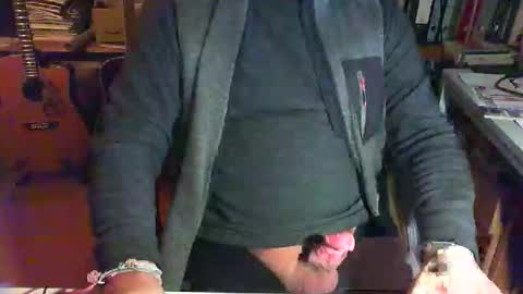 Snapshot of greyhounddog chatting on November 29, 2025, 5:27 pm greyhounddog online show from November 29, 2025, 5:27 pm