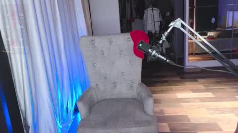 Snapshot of greyslopez chatting on November 1, 2025, 12:01 am Greyslopez online show from November 1, 2025, 12:01 am