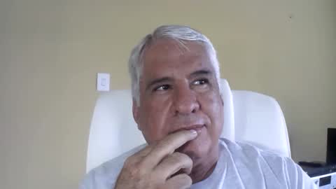 Snapshot of grisa01 chatting on February 22, 2026, 1:42 pm grisa01 online show from February 22, 2026, 1:42 pm