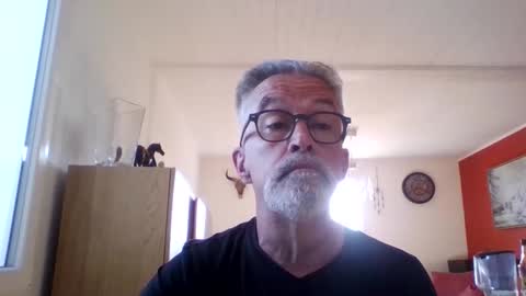 Grybear online show from May 11, 2026, 6:19 am