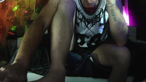 YOUNEEKWAYSTOPLEASEYOU online show from December 7, 2024, 10:28 pm