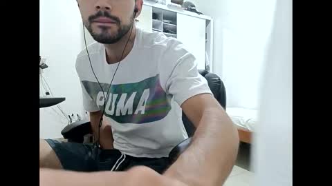 Snapshot of guguzinhox chatting on February 27, 2025, 11:59 pm guguzinhox online show from February 27, 2025, 11:59 pm