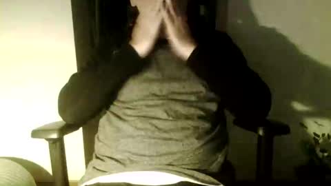 Dislove online show from January 2, 2025, 10:22 pm