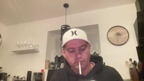 guil0 online show from September 21, 2025, 5:31 am