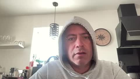 guil0 online show from October 10, 2025, 10:47 am