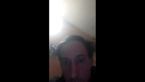 guisoaaaa online show from May 17, 2026, 4:32 am