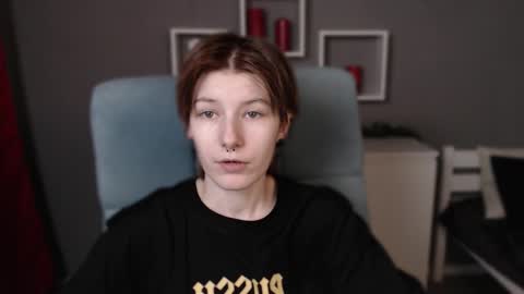 guitarandangell online show from November 16, 2025, 4:51 am