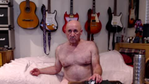 Snapshot of guitarsexgod chatting on January 21, 2025, 2:48 pm Mario online show from January 21, 2025, 2:48 pm