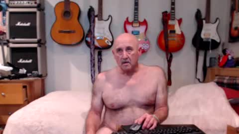 Snapshot of guitarsexgod chatting on February 12, 2025, 8:40 pm Mario online show from February 12, 2025, 8:40 pm