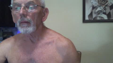 Snapshot of gulfcoast1952 chatting on December 22, 2024, 10:25 pm Roy online show from December 22, 2024, 10:25 pm