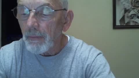 Snapshot of gulfcoast1952 chatting on January 22, 2025, 12:38 pm Roy online show from January 22, 2025, 12:38 pm