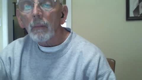Snapshot of gulfcoast1952 chatting on February 13, 2025, 2:09 pm Roy online show from February 13, 2025, 2:09 pm