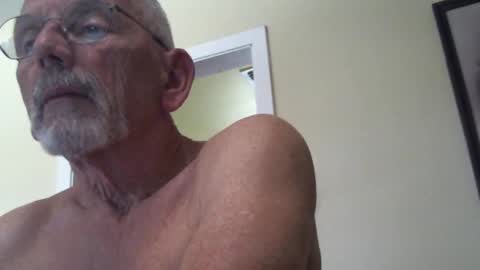 Snapshot of gulfcoast1952 chatting on February 28, 2025, 6:20 pm Roy online show from February 28, 2025, 6:20 pm