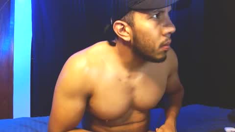 Snapshot of gurushake chatting on November 16, 2025, 2:28 am holl latino online show from November 16, 2025, 2:28 am