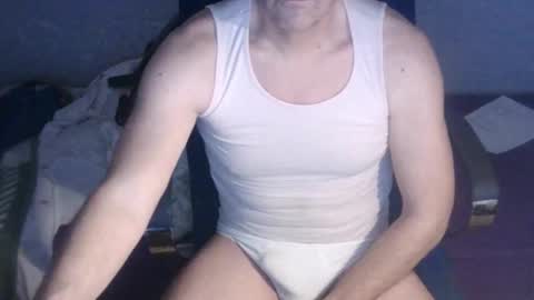 gusanito_enano online show from February 17, 2026, 6:25 pm