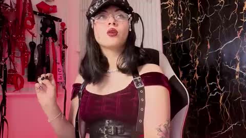 Miss online show from September 26, 2025, 1:04 pm