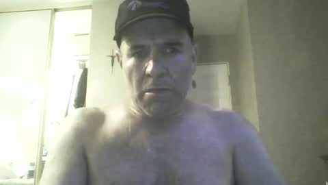 Snapshot of guy8inches4u chatting on September 17, 2025, 2:13 am guy8inches4u online show from September 17, 2025, 2:13 am