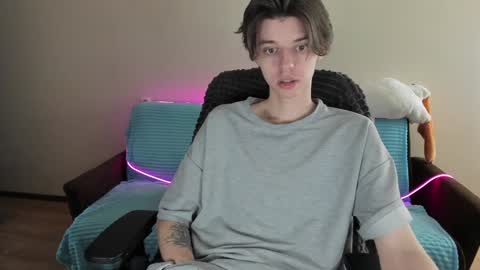 guy_liam1 online show from January 20, 2025, 1:00 pm