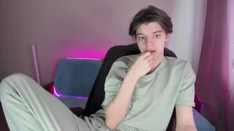 guy_liam1 online show from February 22, 2025, 8:29 am