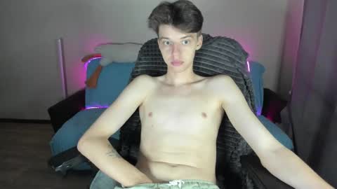 guy_liam1 online show from September 28, 2025, 7:30 pm