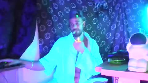 Snapshot of guyst_049 chatting on February 28, 2026, 11:28 pm GuyST049 online show from February 28, 2026, 11:28 pm