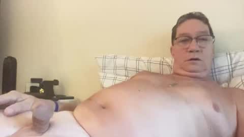 Snapshot of gwashere4u chatting on October 12, 2025, 1:43 pm gwashere4u online show from October 12, 2025, 1:43 pm