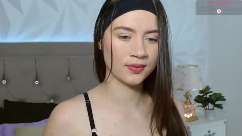 Gwen Drew online show from October 31, 2025, 1:01 pm