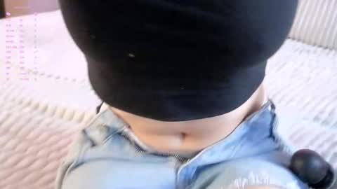 Snapshot of gwenbunn chatting on October 11, 2025, 12:54 am Julia online show from October 11, 2025, 12:54 am