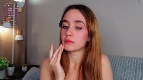 Snapshot of gwenbunn chatting on October 18, 2025, 1:19 am Julia online show from October 18, 2025, 1:19 am