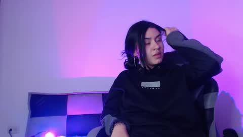 gwenhazel online show from November 26, 2025, 11:22 am