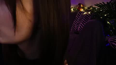 gwenhilton online show from February 25, 2025, 8:58 am